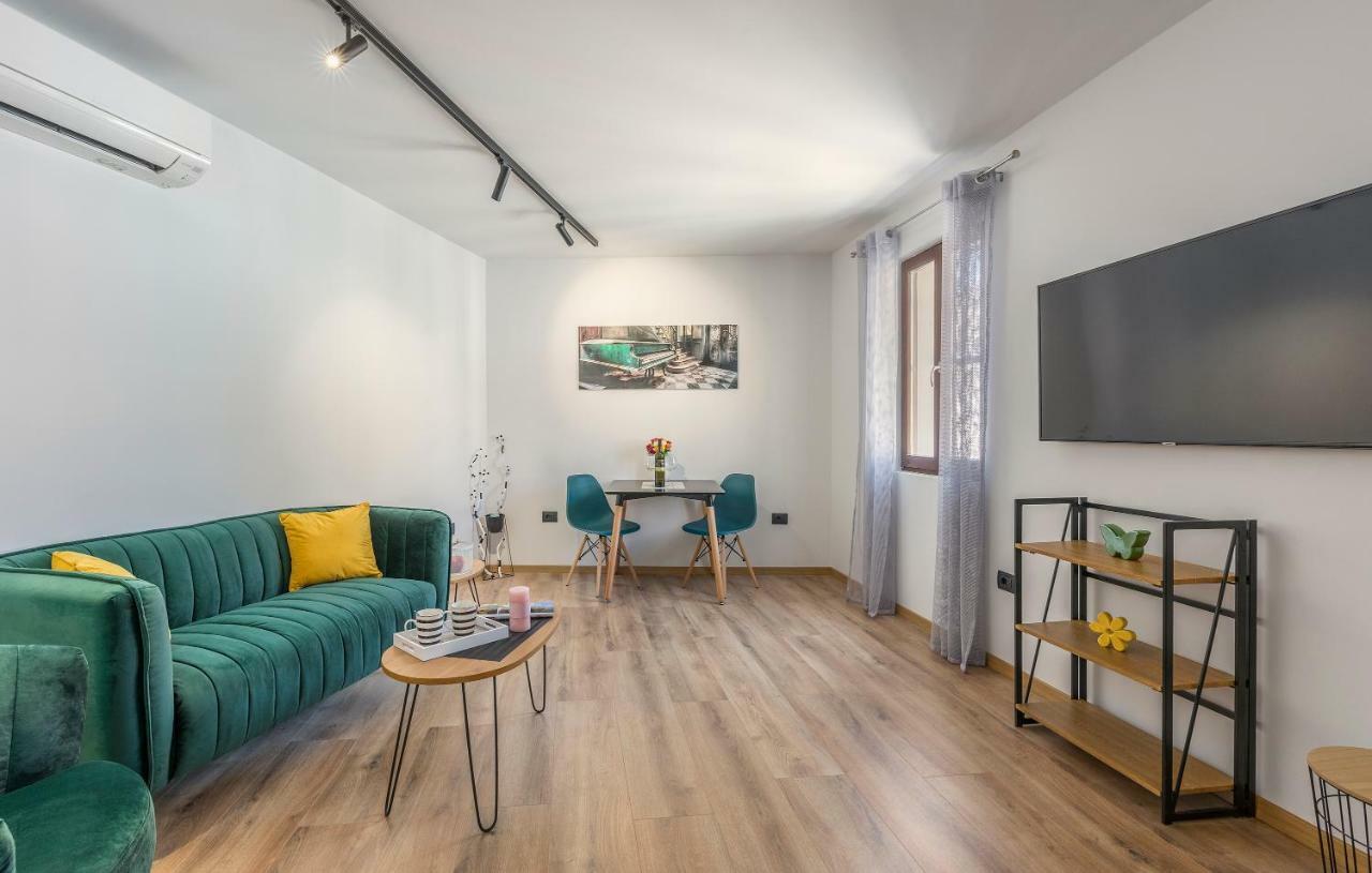 Heritage De Amicis Apartment Ровінь Екстер'єр фото